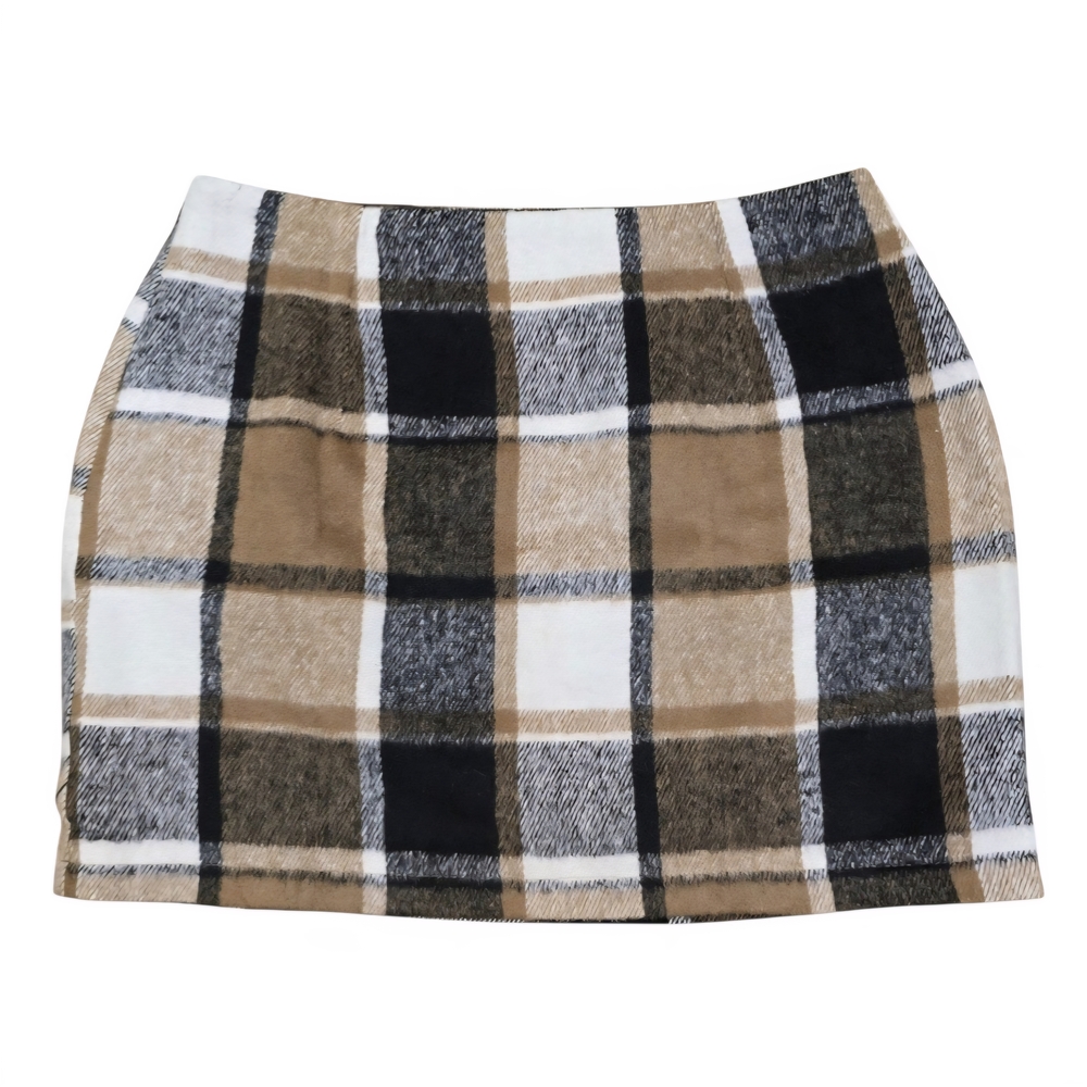 🏷️ NWT - Plaid Mini Skirt in Black, White, and Tan sz M - NWT 🏷️